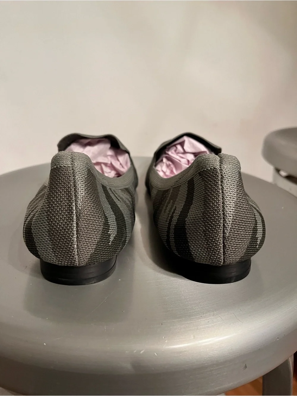 NWT Women’s Knit Camo Slip-On Flats Gray Camo Print Size 9.5